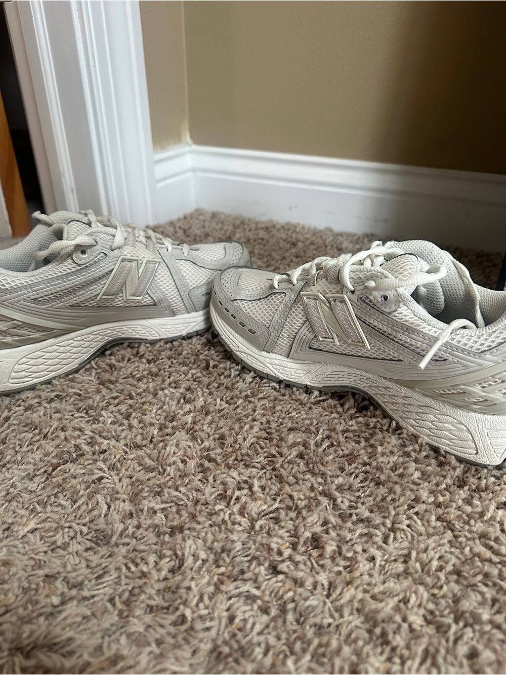 New Balance 1906R Athletic Sneakers Beige/Cream sz 8.5 - Picture 6 of 6